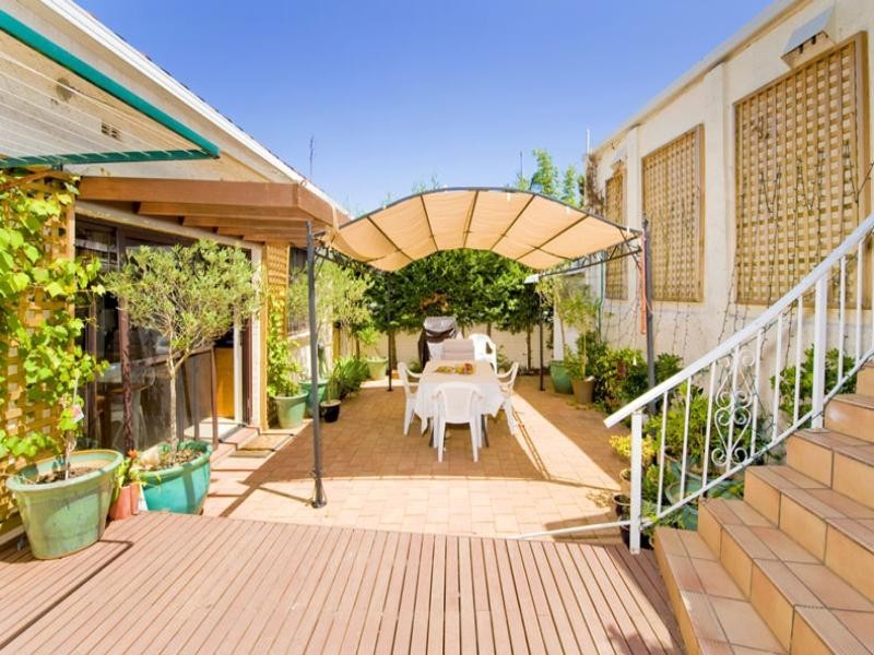 No. 16 Woodland Street, Coogee NSW 2034