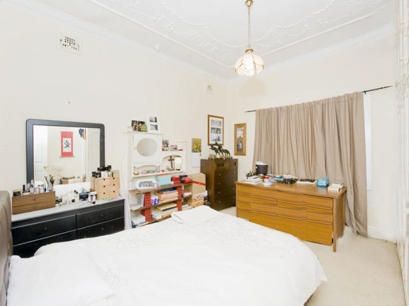 No. 16 Woodland Street, Coogee NSW 2034