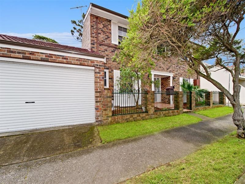 16A Cuthbert Street CNR ( 39 Isabella Street ), Queens Park NSW 2022