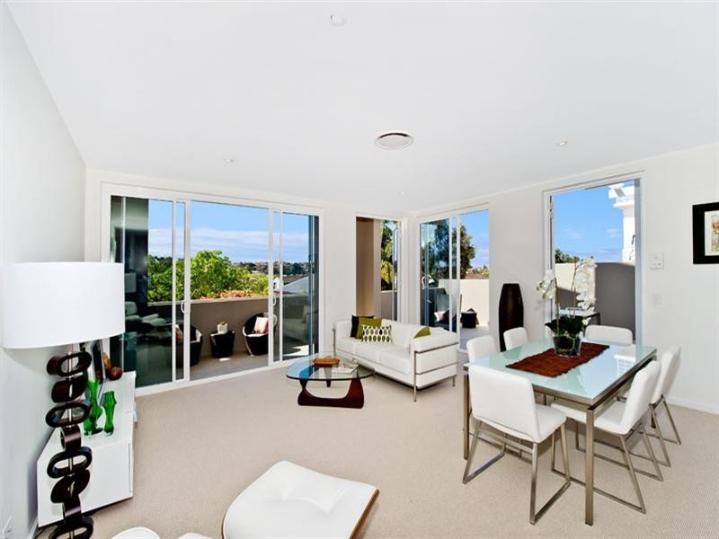 38. Coogee Bay Road, Randwick NSW 2031