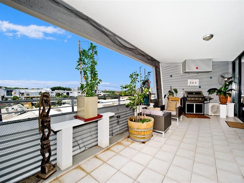 605/11A Lachlan Street, Waterloo NSW 2017