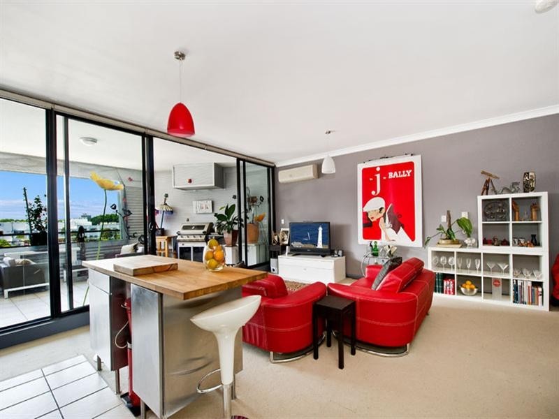 605/11A Lachlan Street, Waterloo NSW 2017