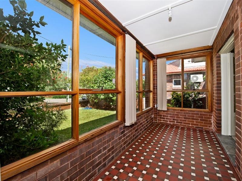 11 Casino Street, Eastlakes NSW 2018