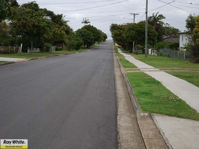 43 Mclennan Street, Woody Point QLD 4019