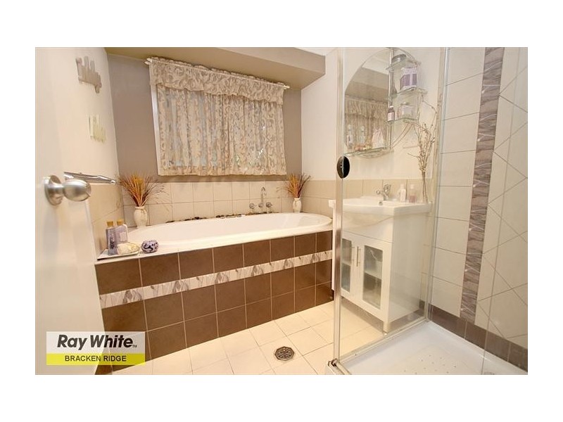 39 Rinnicrew Street, Bracken Ridge QLD 4017