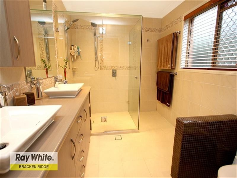 4 Corvette Crescent, Bracken Ridge QLD 4017