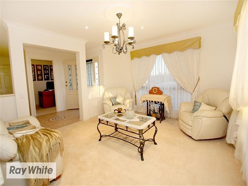 9 Wallers Court, Petrie QLD 4502