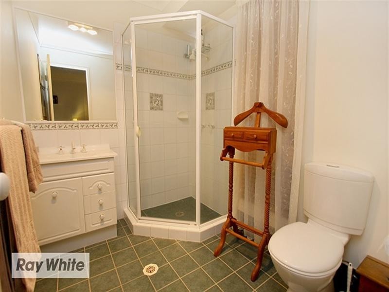 9 Wallers Court, Petrie QLD 4502