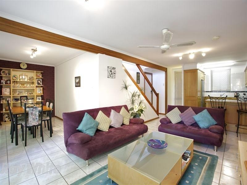 3/4 Griffith Road, Scarborough QLD 4020