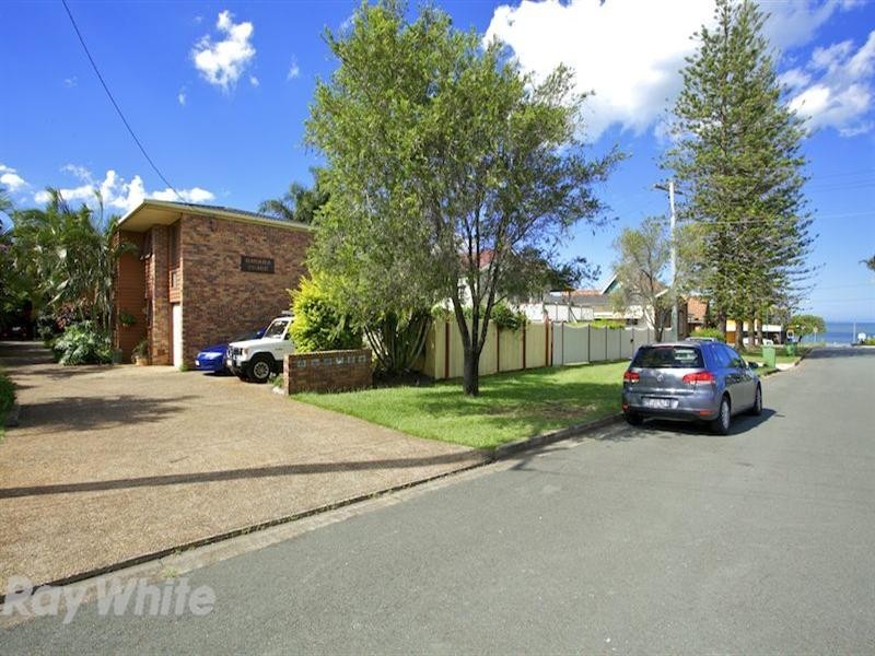 3/4 Griffith Road, Scarborough QLD 4020