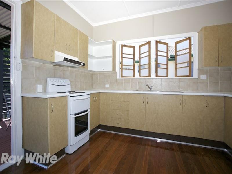 11 Range Avenue, Brighton QLD 4017