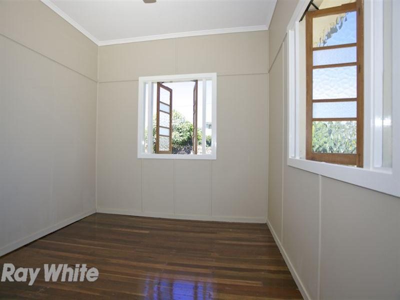 11 Range Avenue, Brighton QLD 4017