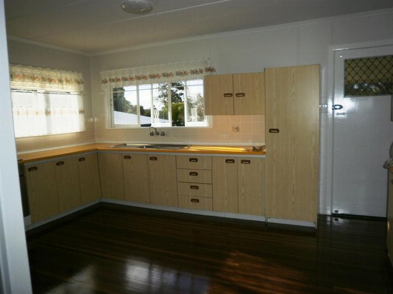 5 Corner Street, Brighton QLD 4017