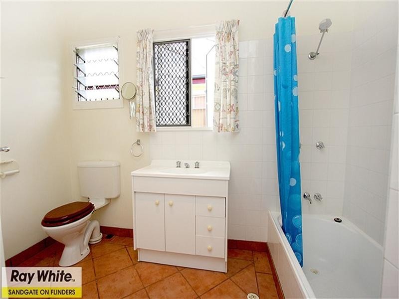 30 Arundal Street, Brighton QLD 4017