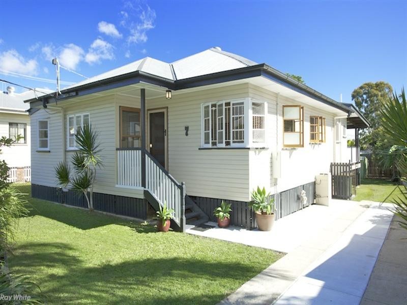 7 Bernard Street, Brighton QLD 4017