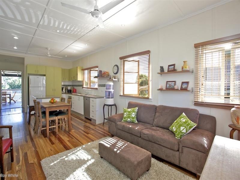 7 Bernard Street, Brighton QLD 4017