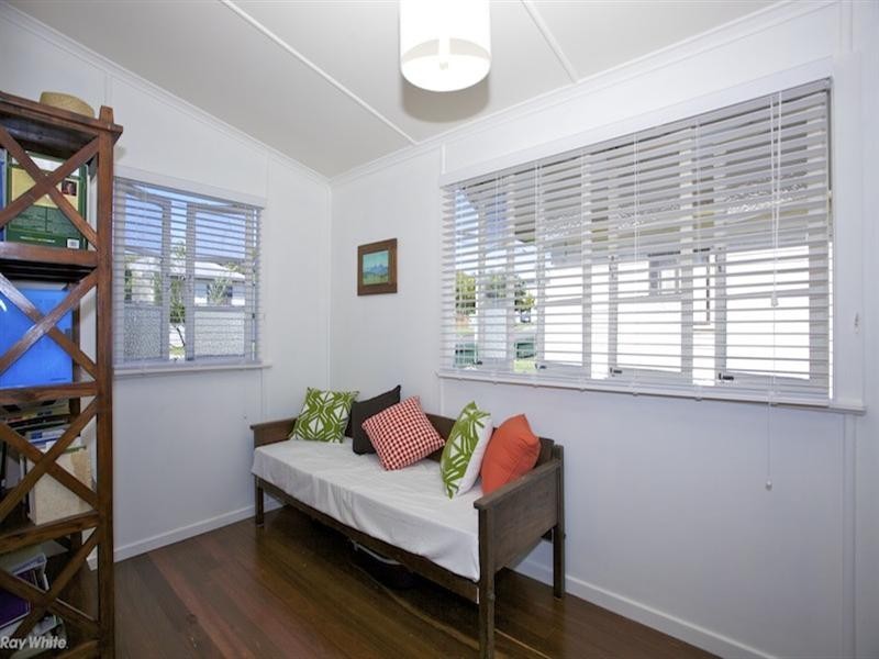 7 Bernard Street, Brighton QLD 4017