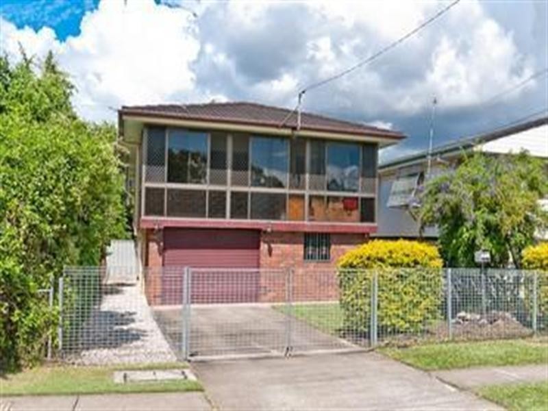 71 Townsend Street, Brighton QLD 4017