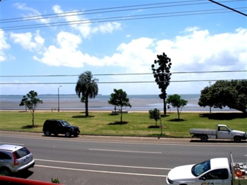 104 Flinders Parade, Sandgate QLD 4017