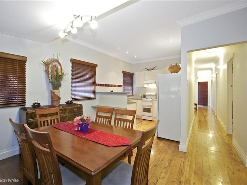 4 Finnie Road, Deagon QLD 4017