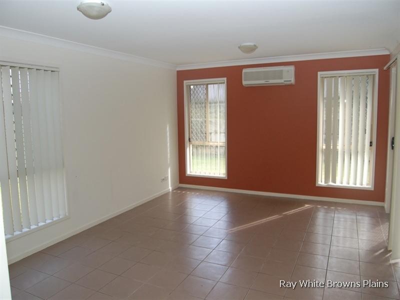 6 Marcoola Place, Regents Park QLD 4118