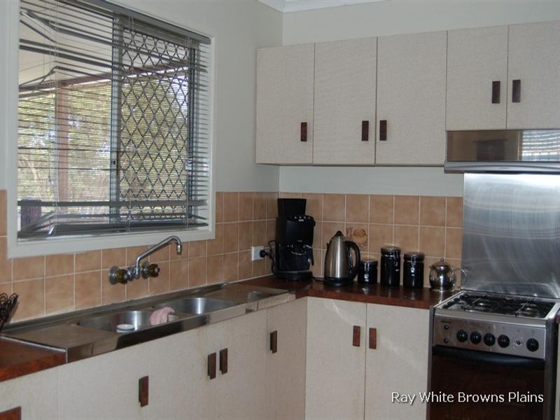 27 St Johns Way, Boronia Heights QLD 4124