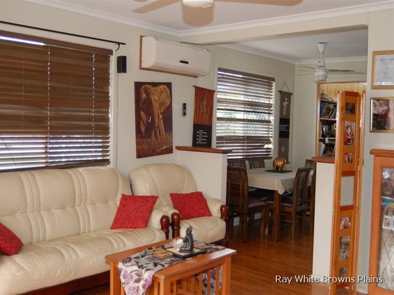 27 St Johns Way, Boronia Heights QLD 4124