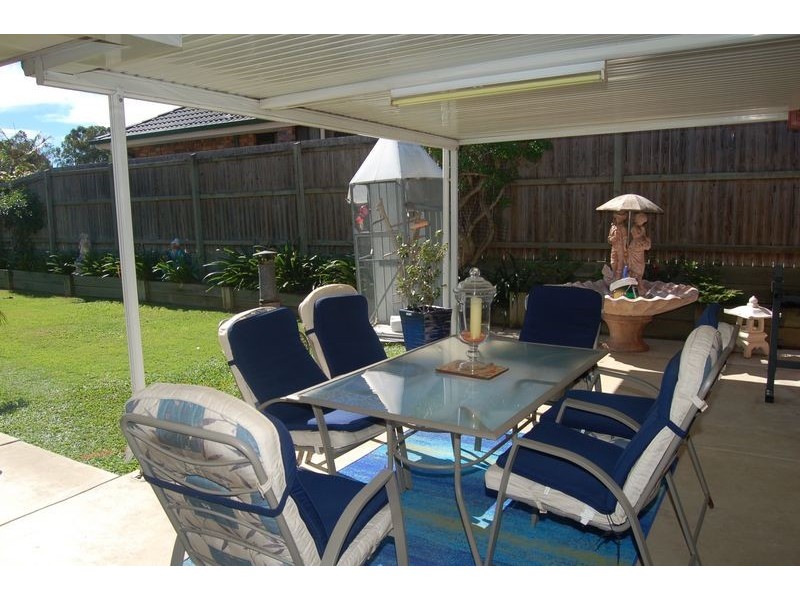 21 Regal Drive, Regents Park QLD 4118