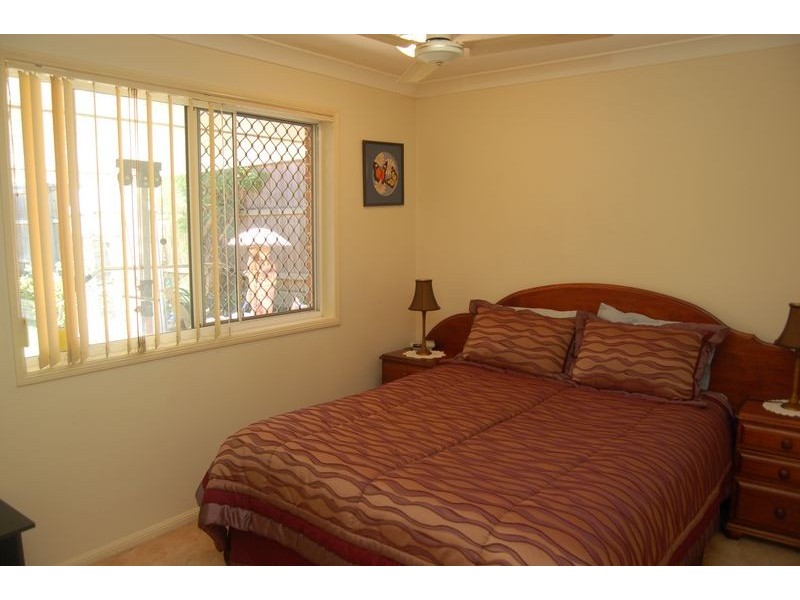 21 Regal Drive, Regents Park QLD 4118