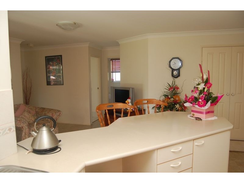 21 Regal Drive, Regents Park QLD 4118