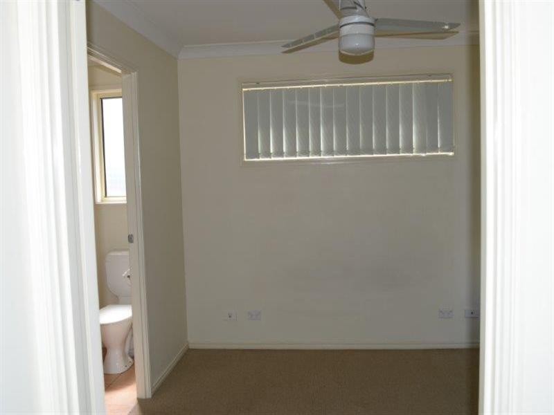 7 Pimelia Court, Regents Park QLD 4118