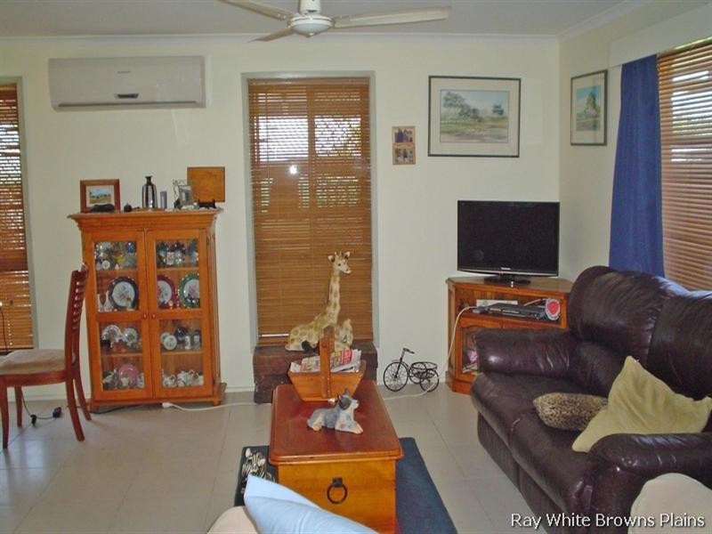 19 Limerick Drive, Crestmead QLD 4132