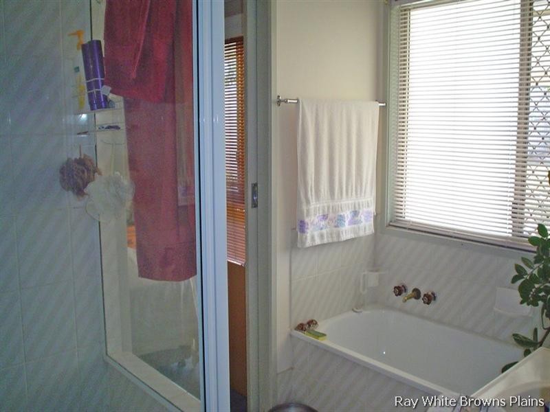 19 Limerick Drive, Crestmead QLD 4132