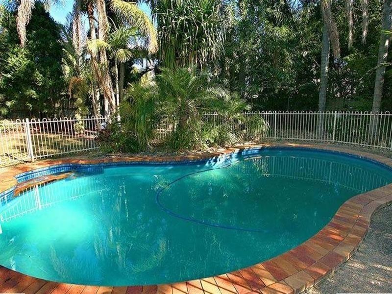 56 Owens Crescent, Regents Park QLD 4118