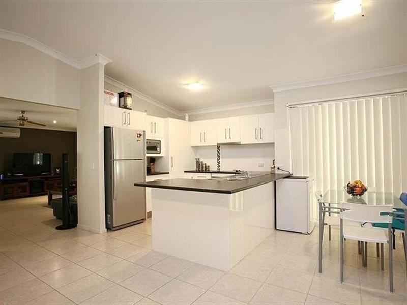 56 Owens Crescent, Regents Park QLD 4118