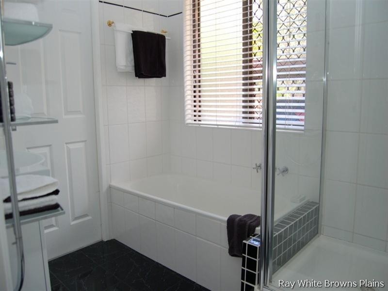 324 Johnson Road, Forestdale QLD 4118