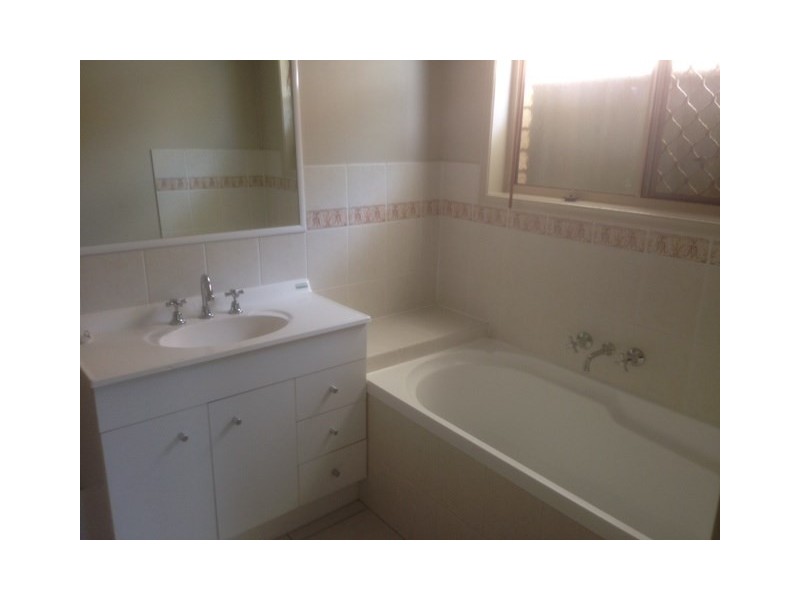 14 Isaac Court, Hillcrest QLD 4118