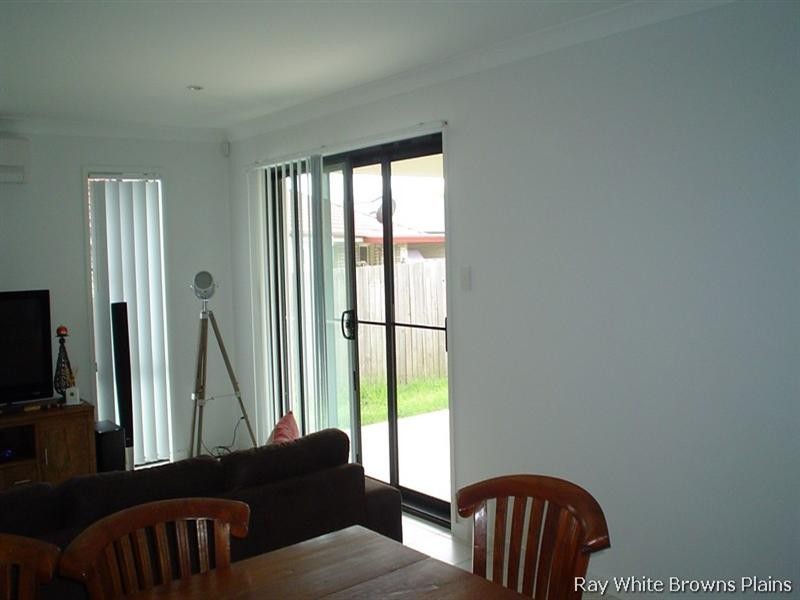 7 Pine Grove Drive, Crestmead QLD 4132