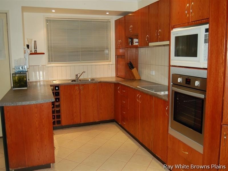 108 Estramina Road, Regents Park QLD 4118