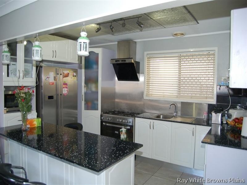 16 Barry Street, Slacks Creek QLD 4127