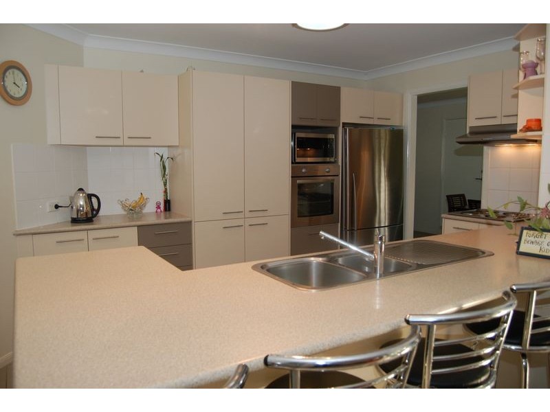 69 Parkroyal Crescent, Regents Park QLD 4118