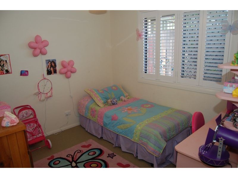 69 Parkroyal Crescent, Regents Park QLD 4118