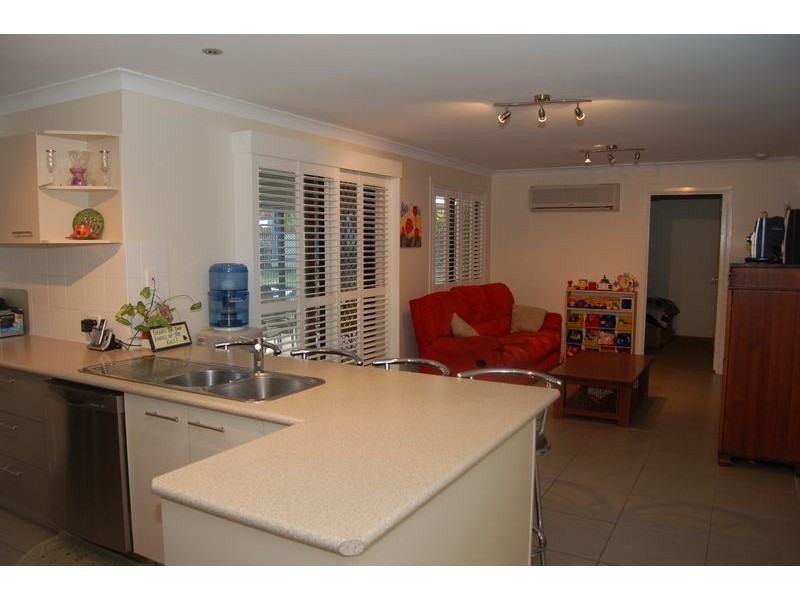 69 Parkroyal Crescent, Regents Park QLD 4118