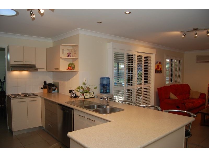 69 Parkroyal Crescent, Regents Park QLD 4118