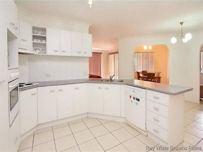 14 Learmonth Court, Hillcrest QLD 4118