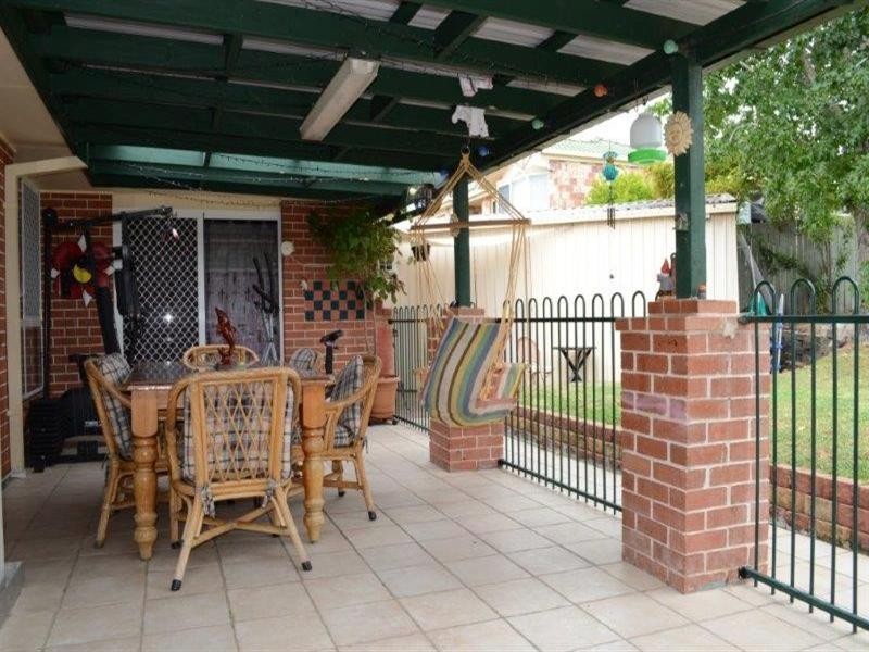 17 Pinnacle Close, Regents Park QLD 4118