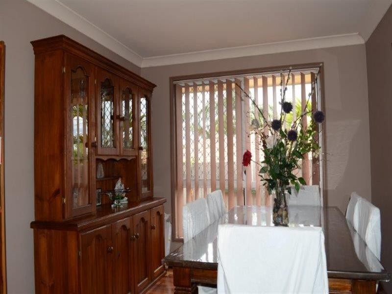 17 Pinnacle Close, Regents Park QLD 4118