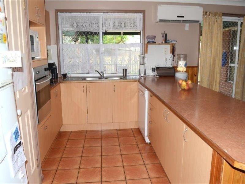 17 Pinnacle Close, Regents Park QLD 4118