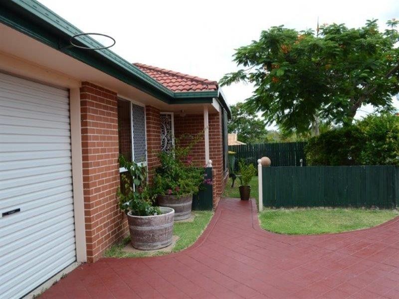 17 Pinnacle Close, Regents Park QLD 4118