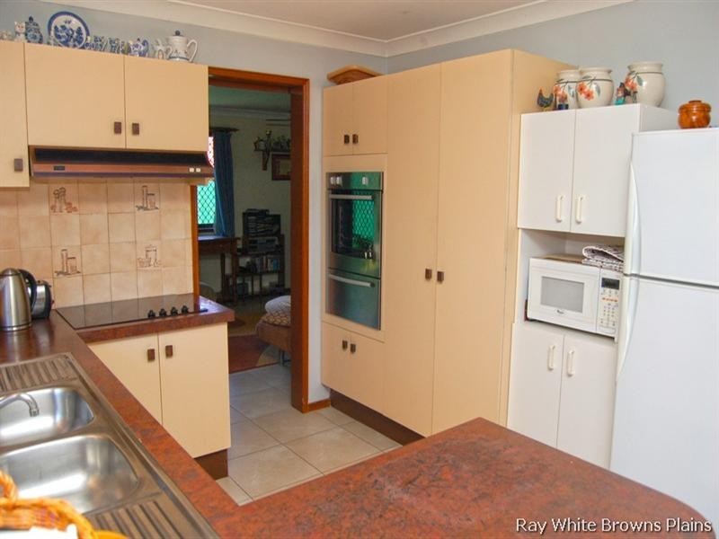 83 Parkroyal Crescent, Regents Park QLD 4118